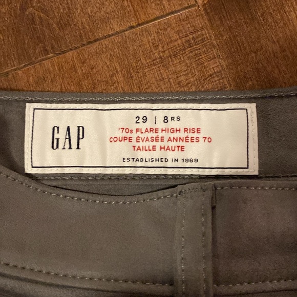 Gap size 29/8 high Rise Vegan Suede '70s Flare pants - Picture 2 of 5